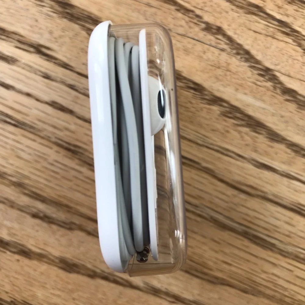 Apple iPhone Earbuds